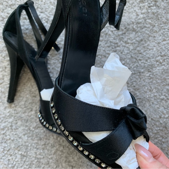 Vintage Gucci Black Satin peep toe heels - Picture 4 of 5